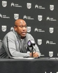 乐鱼体育app-国王变身黑马三大关键：福克斯蜕变 引援大赢家