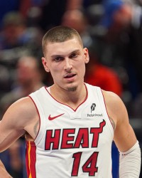 kaiyun体育-21-38！希罗：第三节一直是我们的难关 球队一直在想办法去解决