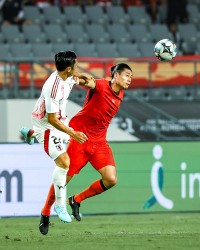 张玉宁全场数据：1次单刀不进，传球13次，抢断2次，解围2次